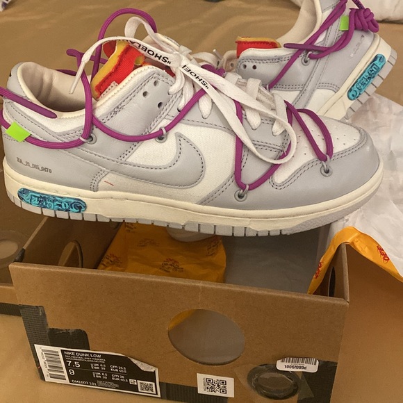 Like New Off White x Dunk Low Sz: 7.5 - Picture 3 of 10